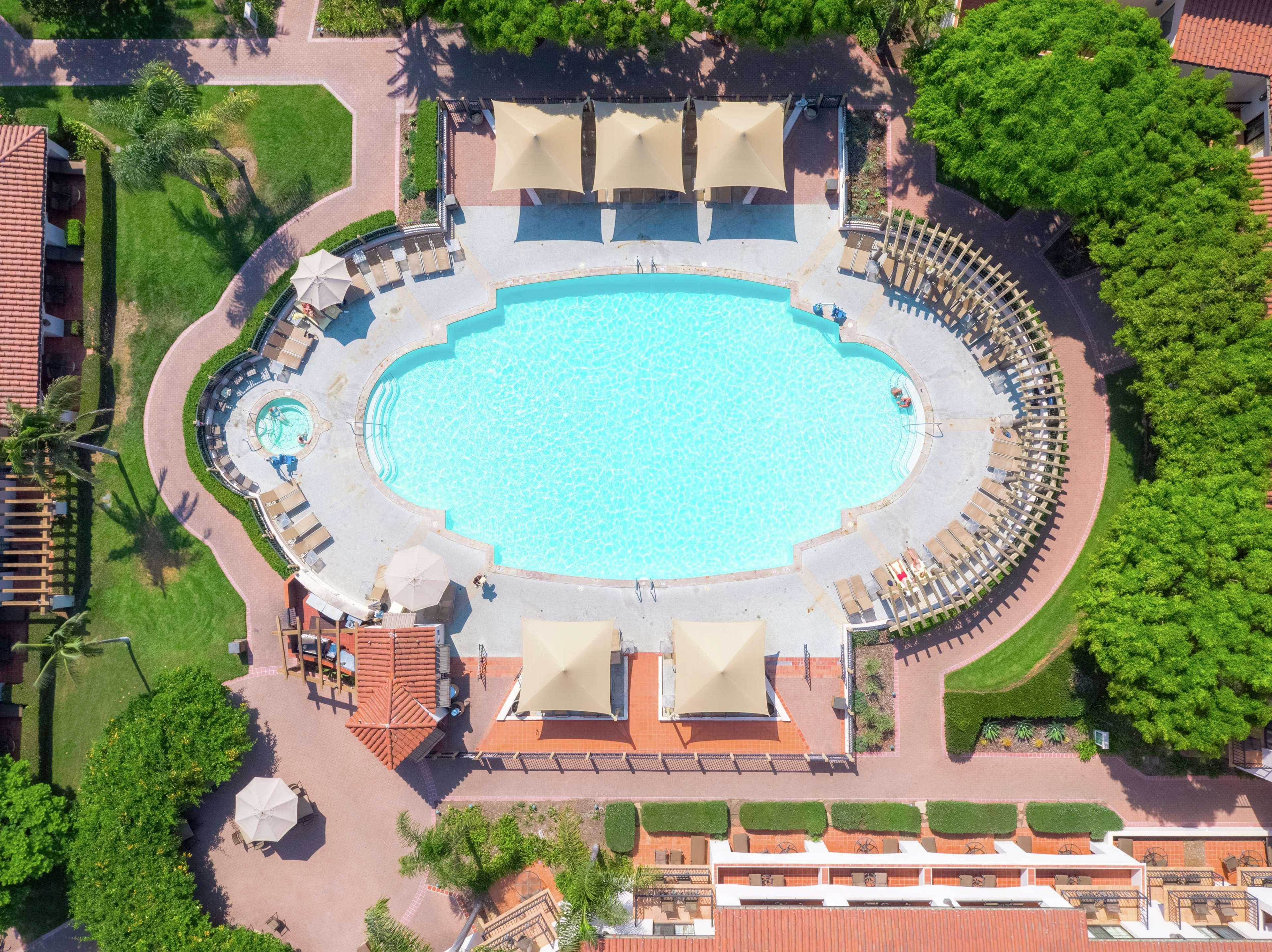Hilton Santa Barbara Beachfront Resort Екстериор снимка