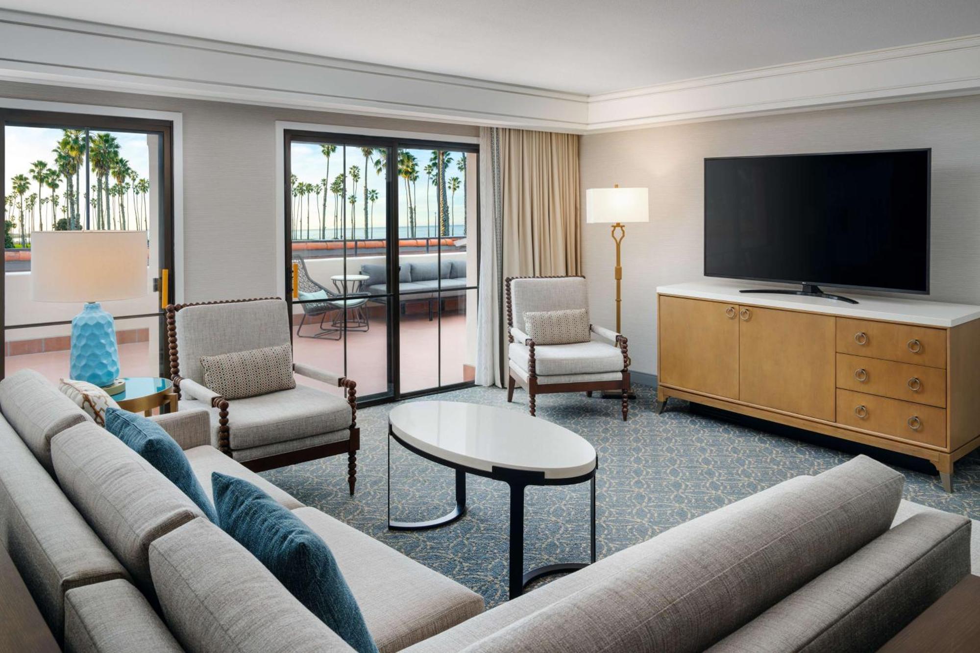 Hilton Santa Barbara Beachfront Resort Екстериор снимка