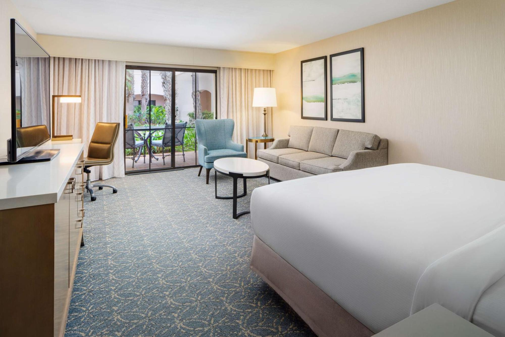 Hilton Santa Barbara Beachfront Resort Екстериор снимка