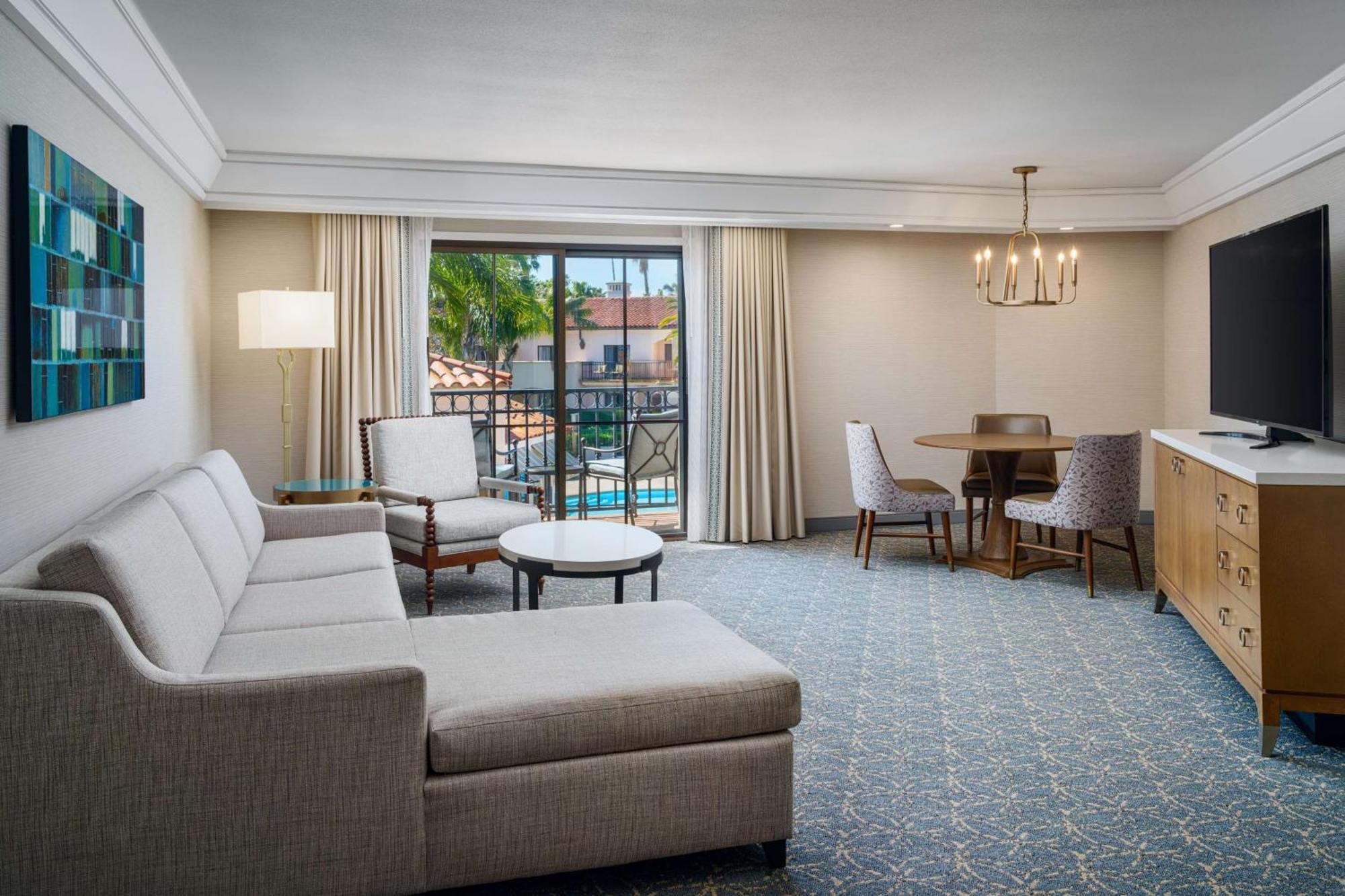 Hilton Santa Barbara Beachfront Resort Екстериор снимка