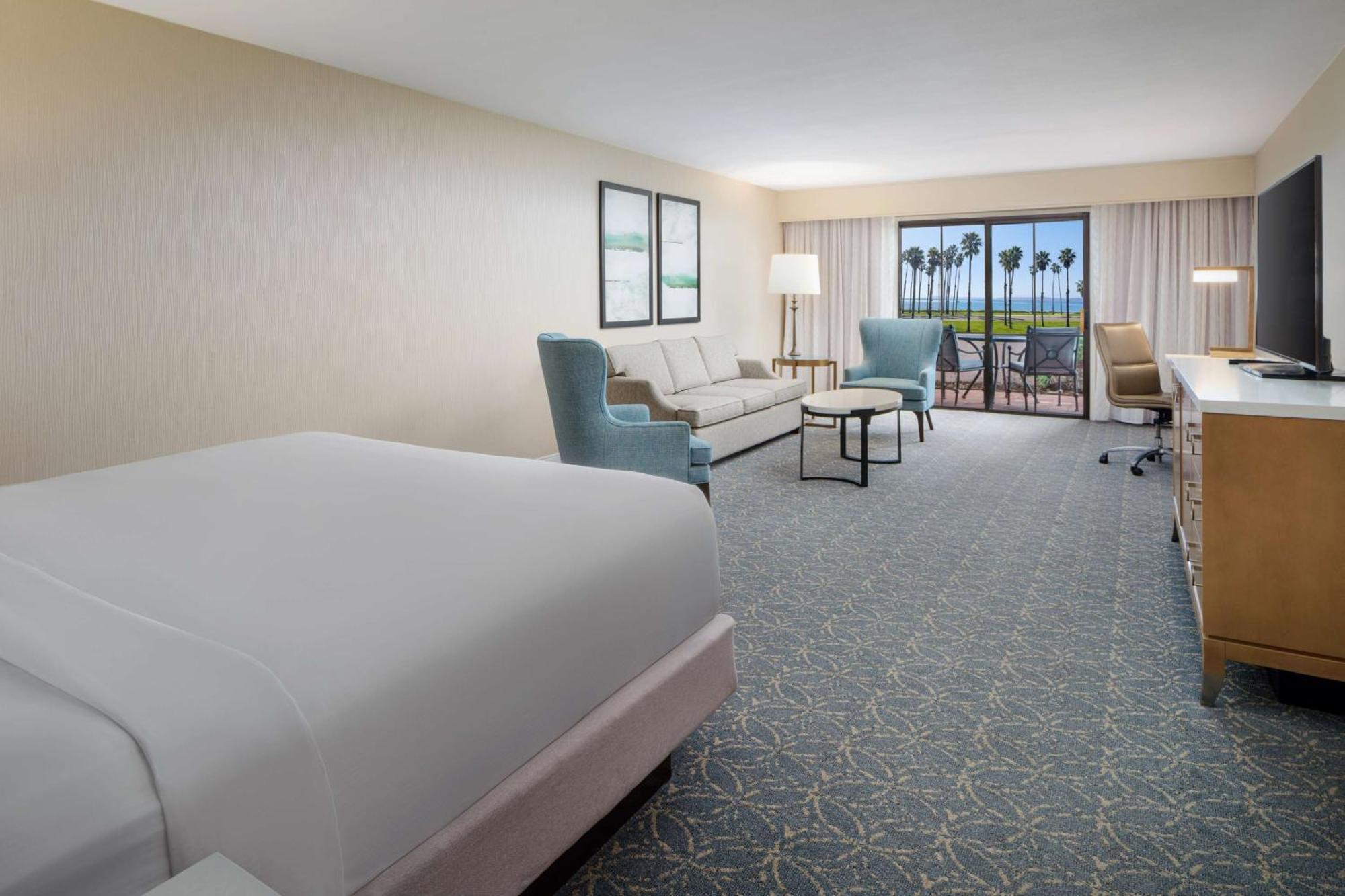 Hilton Santa Barbara Beachfront Resort Екстериор снимка