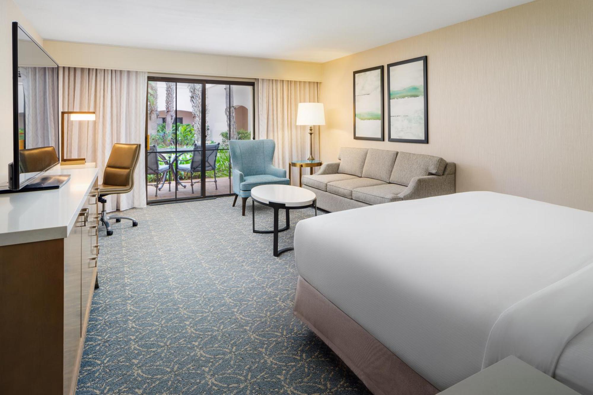 Hilton Santa Barbara Beachfront Resort Екстериор снимка